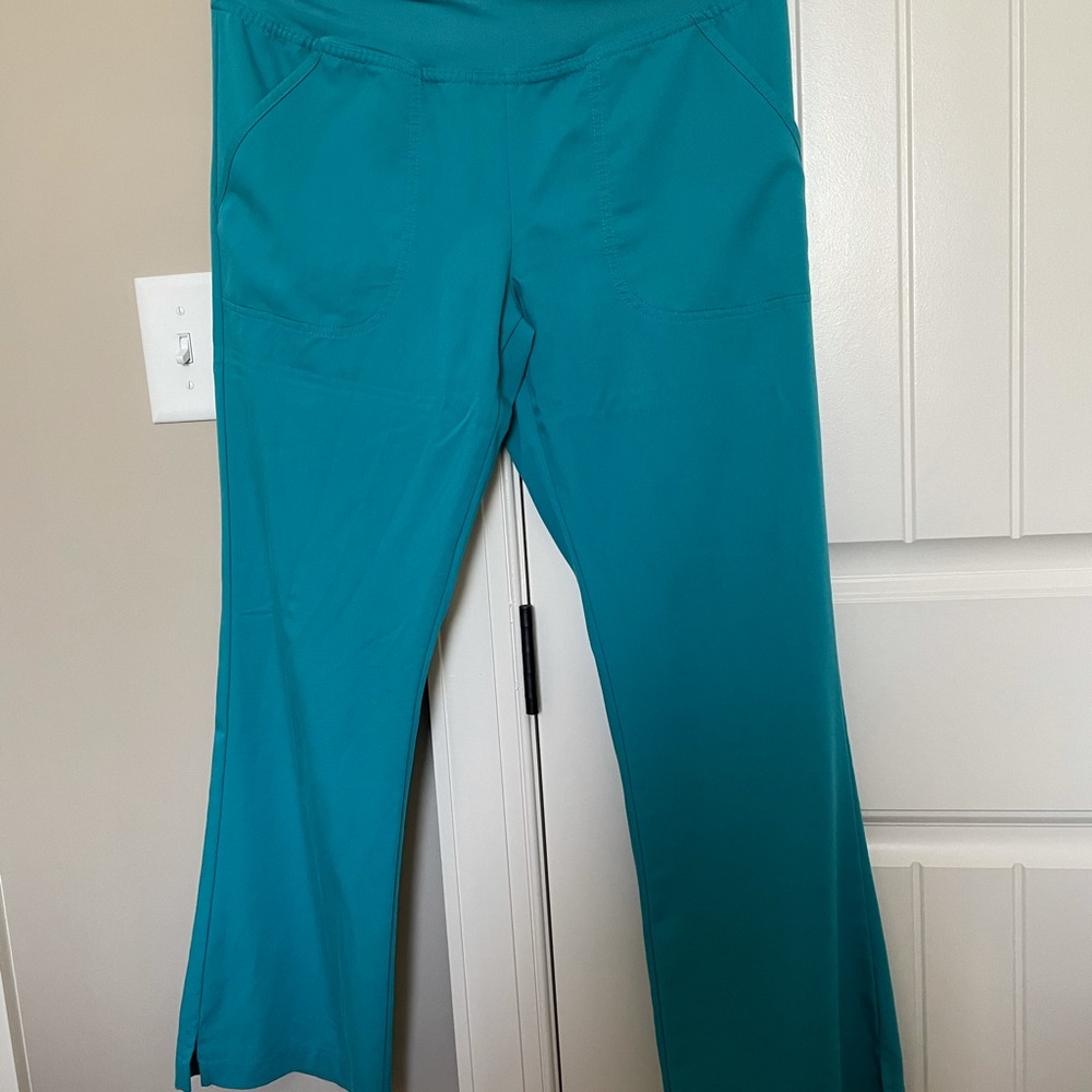 Scrubs pair